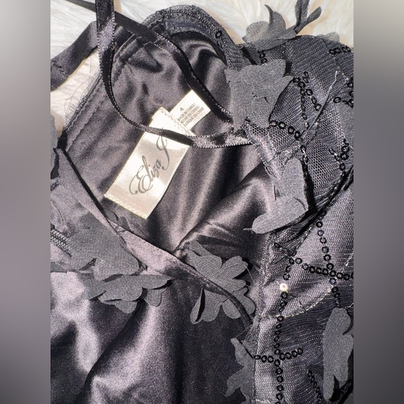 NWOT Eliza J Floating 3D Flowers Halter Style Black Ball Gown Sz 4 - Picture 4 of 6